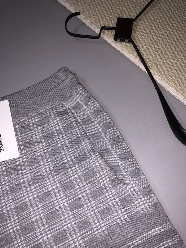 ブランドハーフパンツ背面デザイン